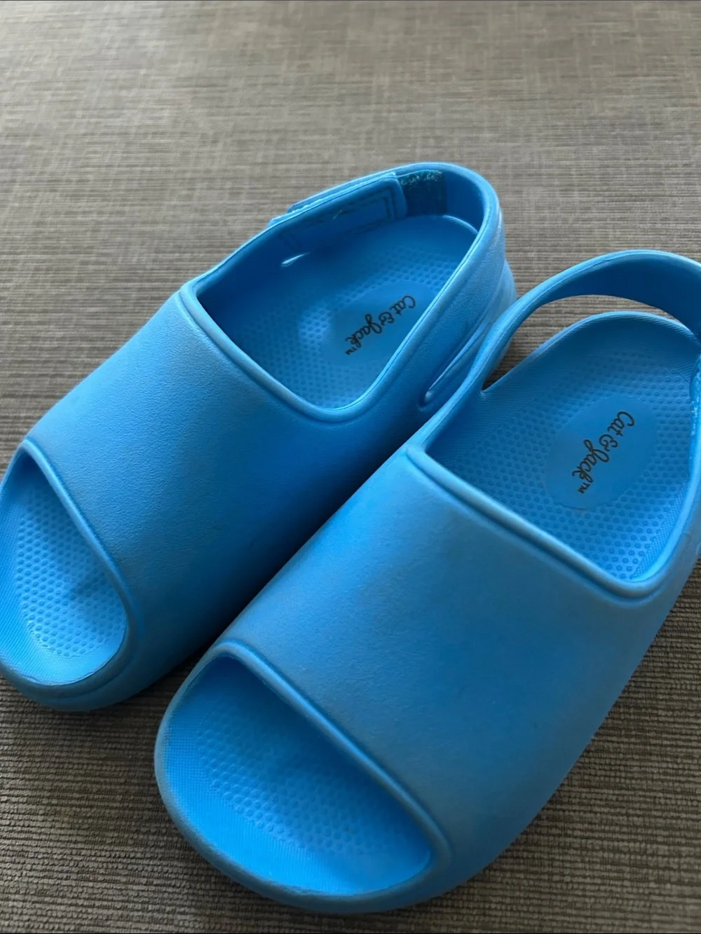 Cat & Jack Blue slipper Sandals size 9